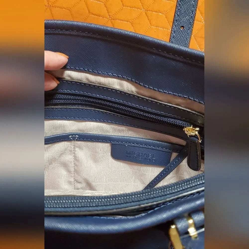 Michael Kors - Navy Blue Tote - Picture 6 of 9